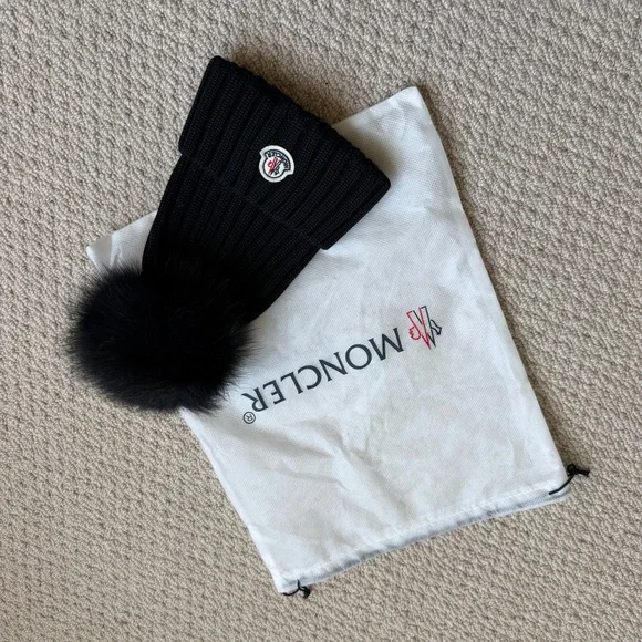 Moncler Black Ribbed Knit Beanie with Fur Pom and Logo Patch - Picture 3 of 3